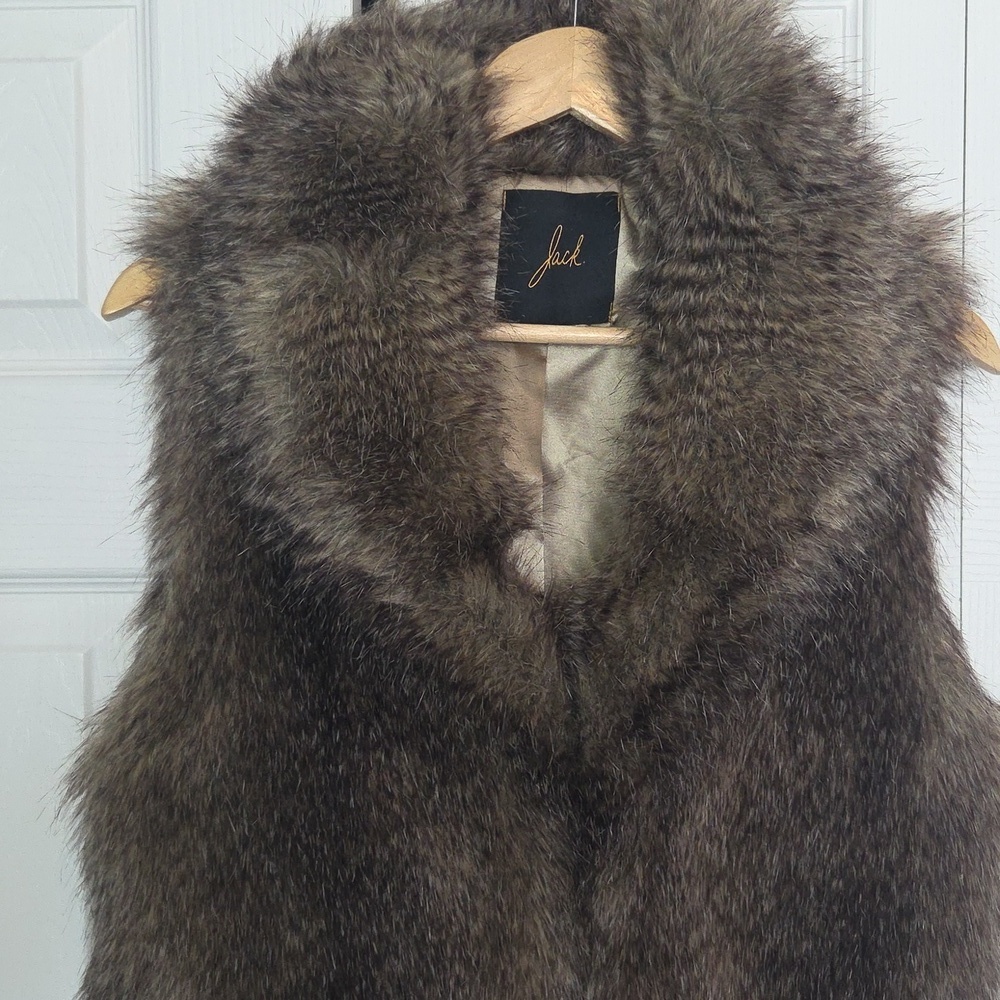 Jack by BB Dakota Brown Faux Fur Vest - Picture 3 of 6